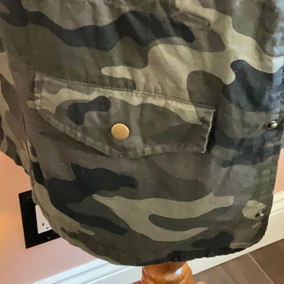 Love Tree Camo Vest - Picture 4 of 7